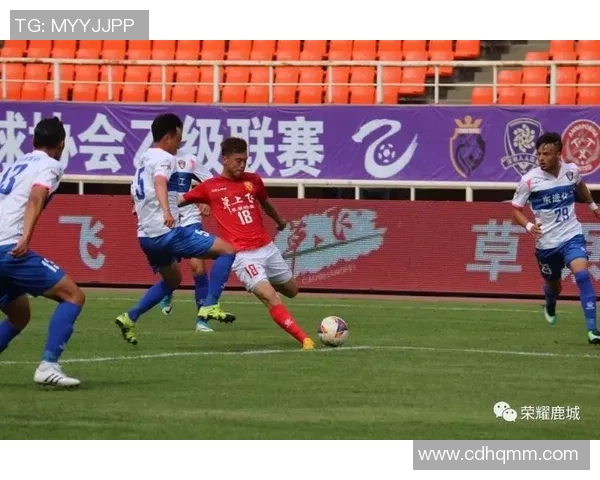 足球星光照耀梦想之路，激励奋进与荣耀的无限可能